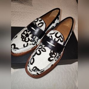NEW Black and White Taft Loafer (Wallflower)